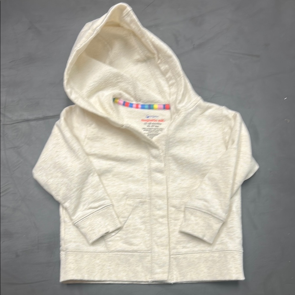 Cream Hooded Sweatshirt with Soft Fabric and Long Sleeves